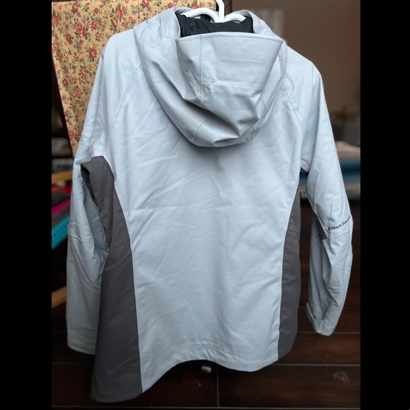 Black Diamond Boundary Line Women’s Insulated Jacket, Large, Light/Dark Grey - Picture 2 of 7
